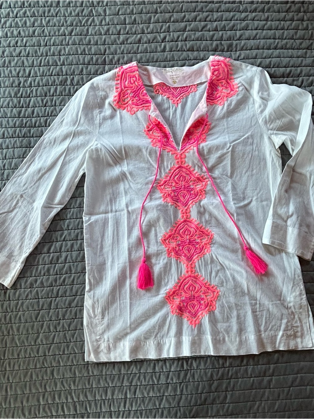 Lilly Pulitzer White Top with Hot Pink & Coral Embroidery